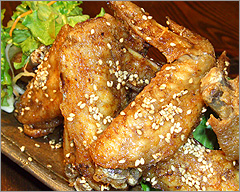 大阪南船場居酒屋「六文銭（ろくもんせん）」名物手羽先画像